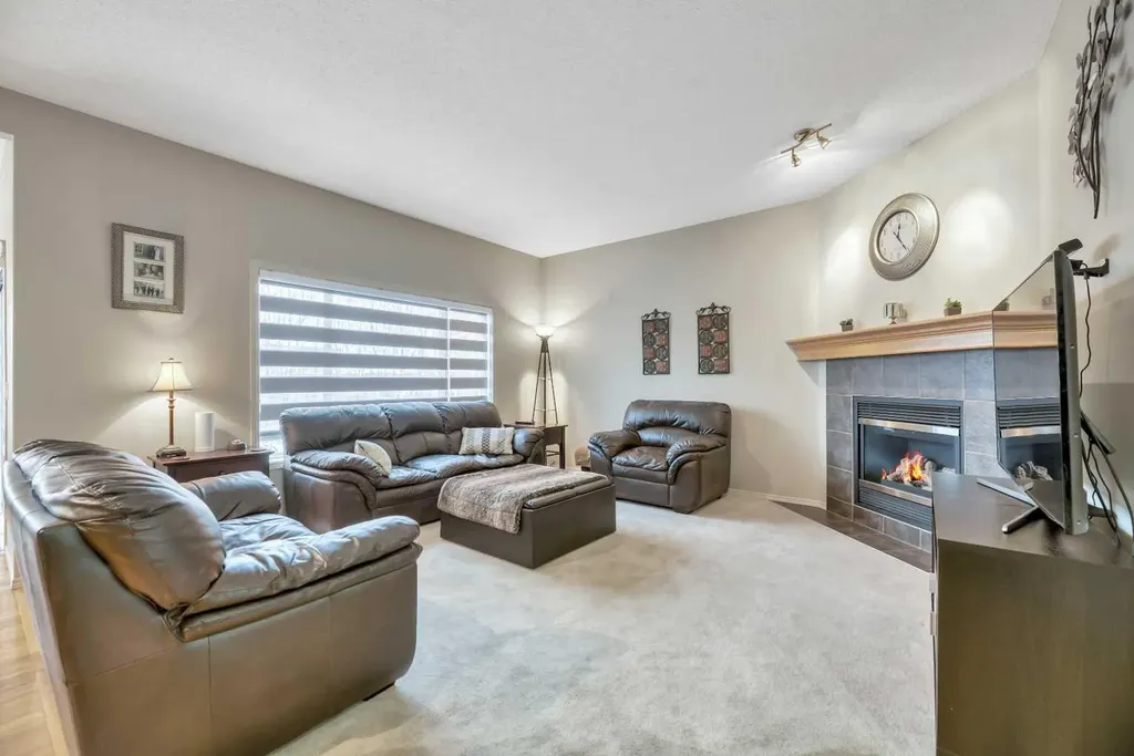 408 Rainbow Falls Way Chestermere AB T1X 1S8