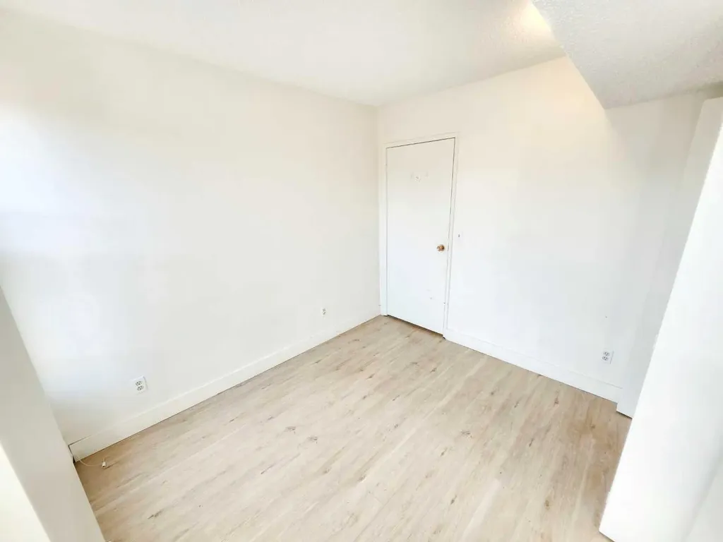 423 3 Avenue NE Calgary AB T2E 0H7
