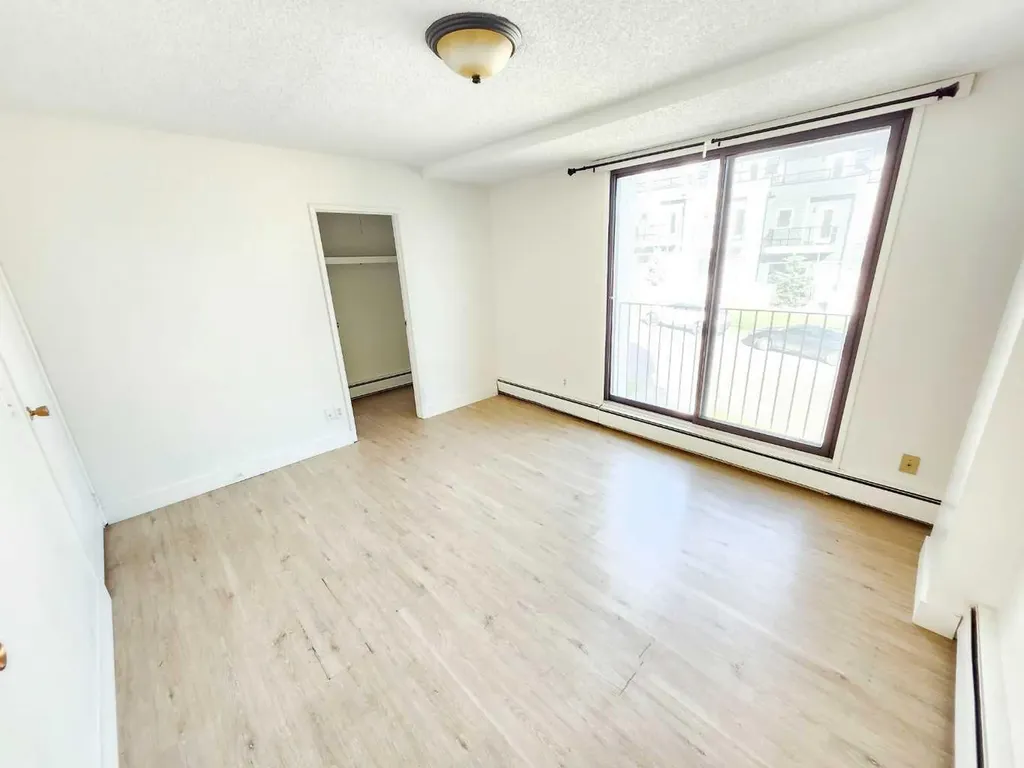 423 3 Avenue NE Calgary AB T2E 0H7