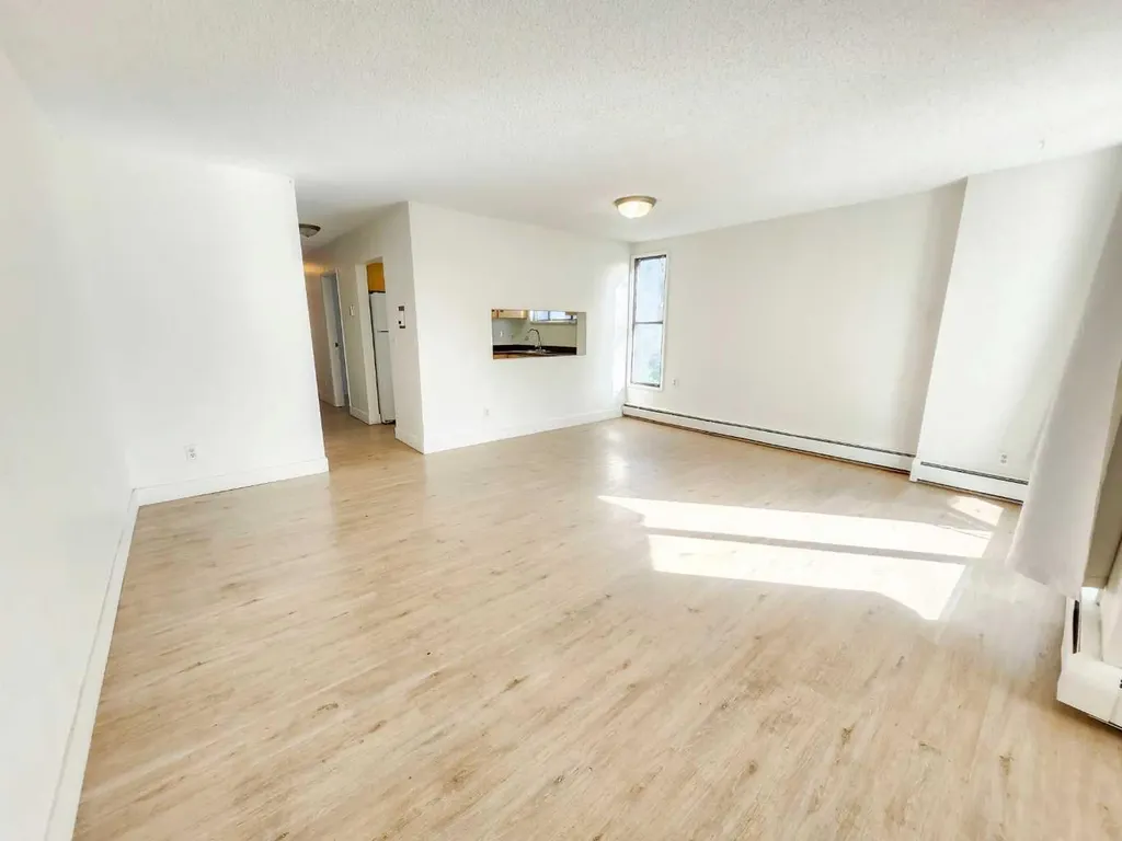 423 3 Avenue NE Calgary AB T2E 0H7