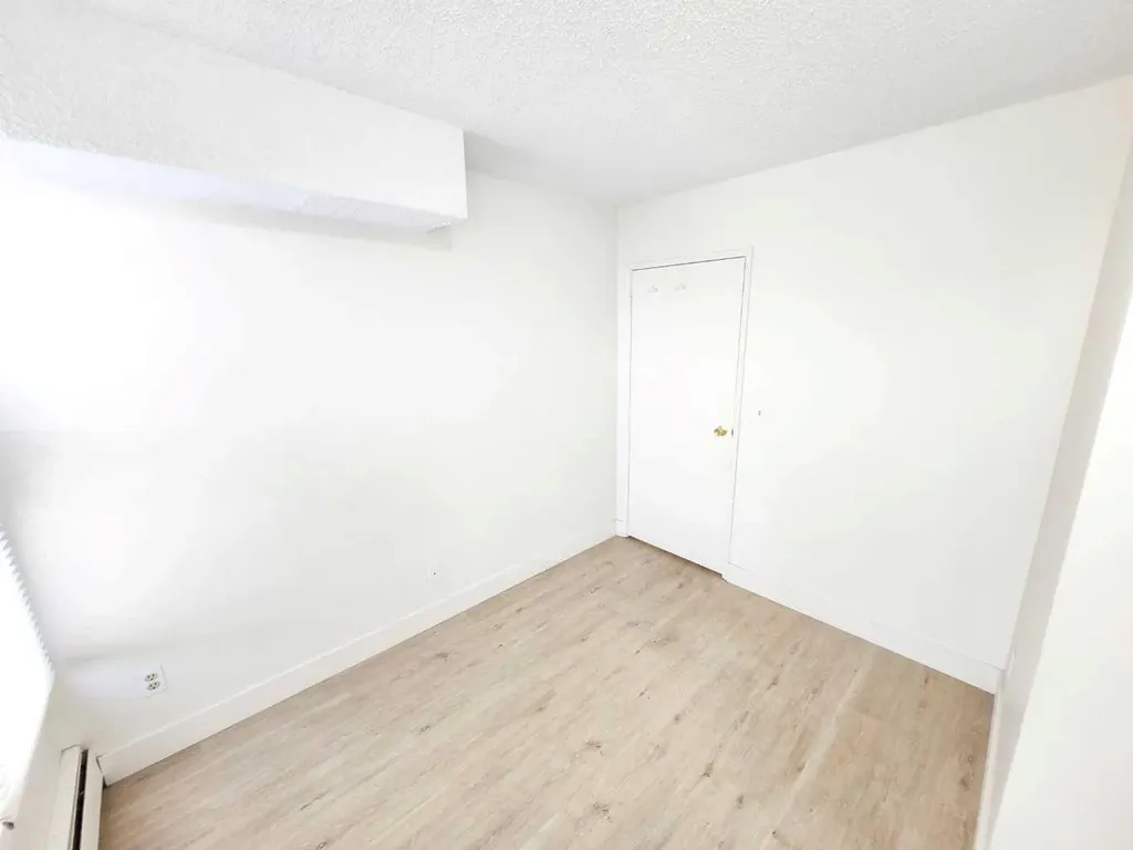 423 3 Avenue NE Calgary AB T2E 0H7