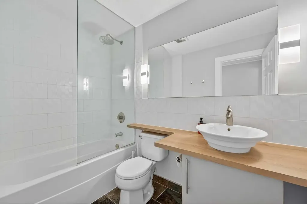 644 Meredith Road NE Calgary AB T2E 5A8
