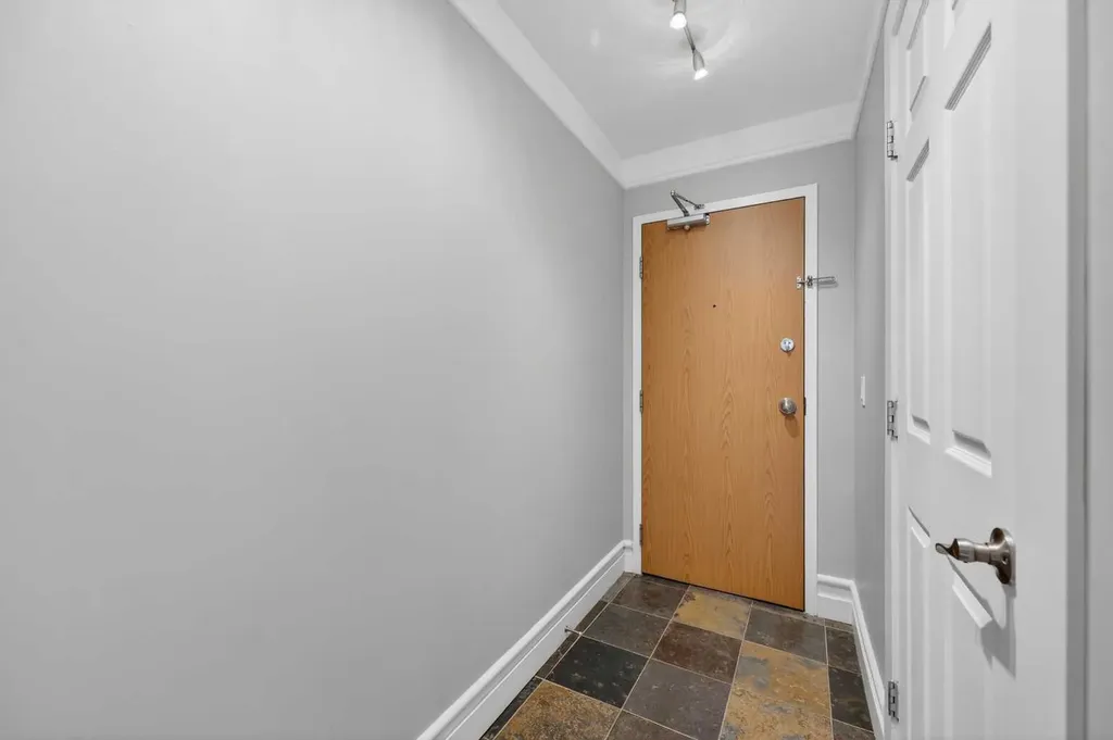 644 Meredith Road NE Calgary AB T2E 5A8