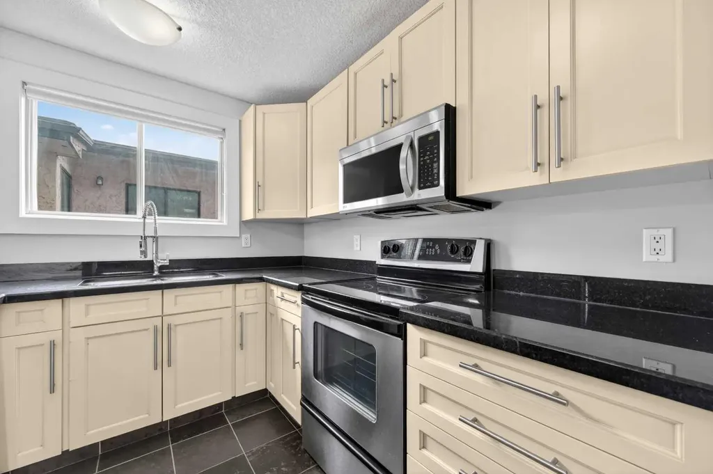 644 Meredith Road NE Calgary AB T2E 5A8