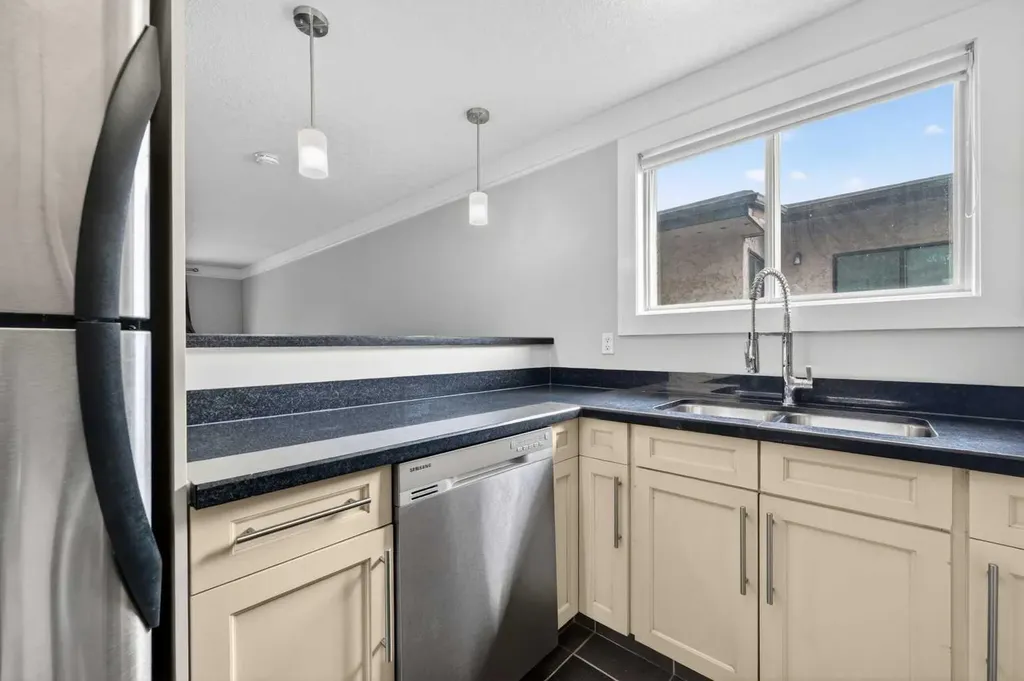 644 Meredith Road NE Calgary AB T2E 5A8