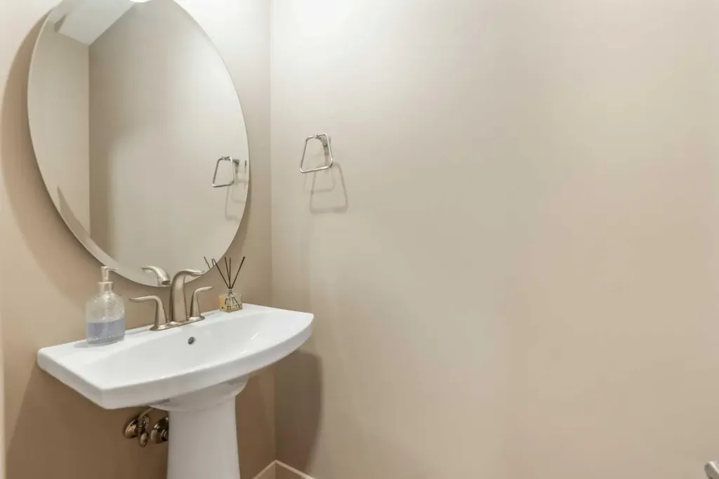 105 Carringvue Manor NW Calgary AB T3P 0W2
