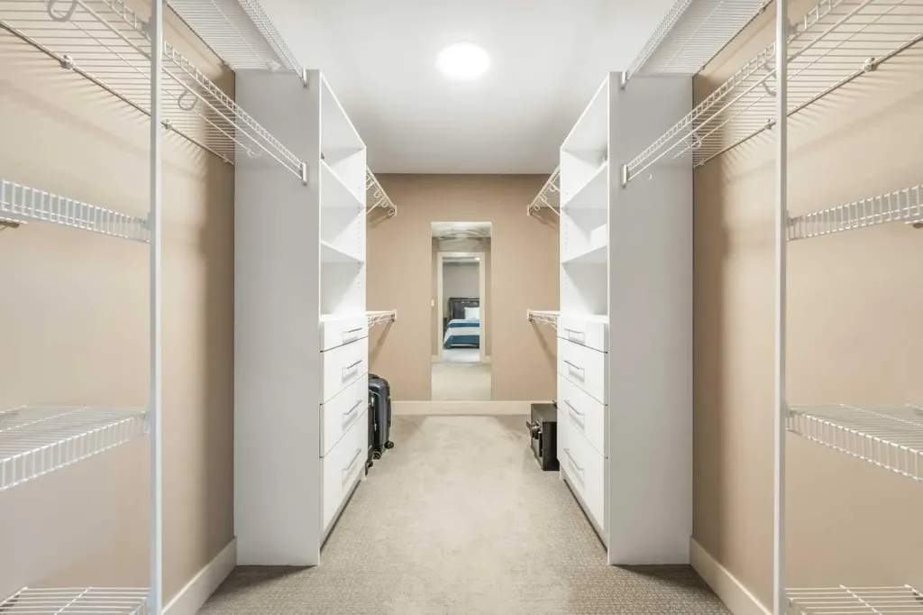 105 Carringvue Manor NW Calgary AB T3P 0W2