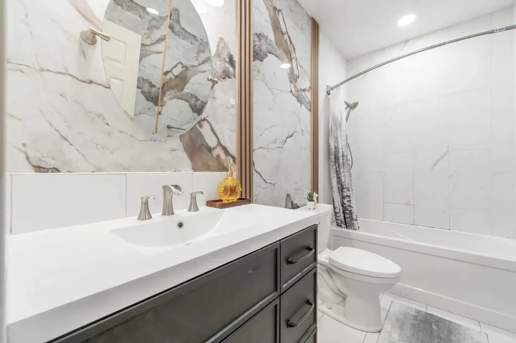 105 Carringvue Manor NW Calgary AB T3P 0W2
