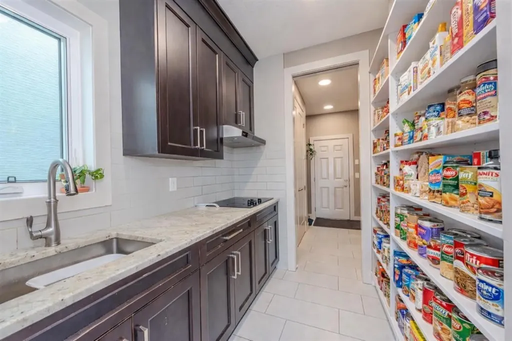 105 Carringvue Manor NW Calgary AB T3P 0W2