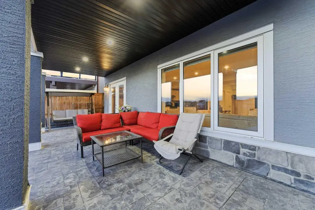 105 Carringvue Manor NW Calgary AB T3P 0W2
