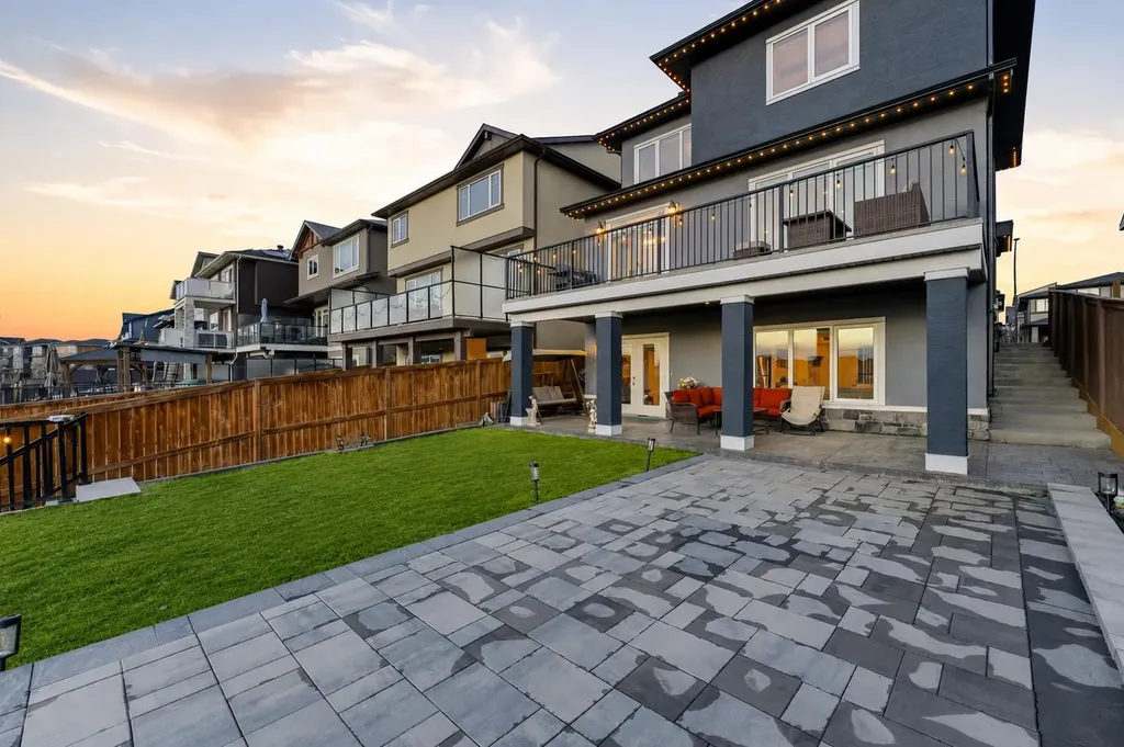 105 Carringvue Manor NW Calgary AB T3P 0W2