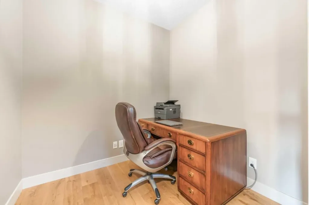 105 Carringvue Manor NW Calgary AB T3P 0W2