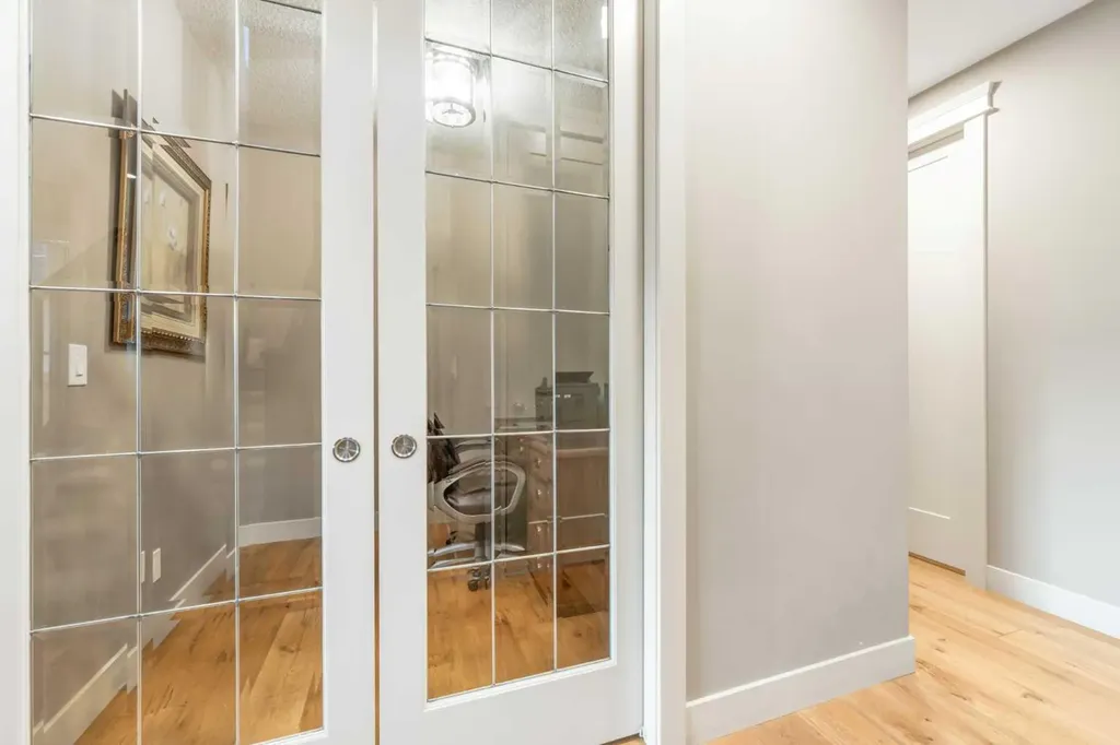 105 Carringvue Manor NW Calgary AB T3P 0W2