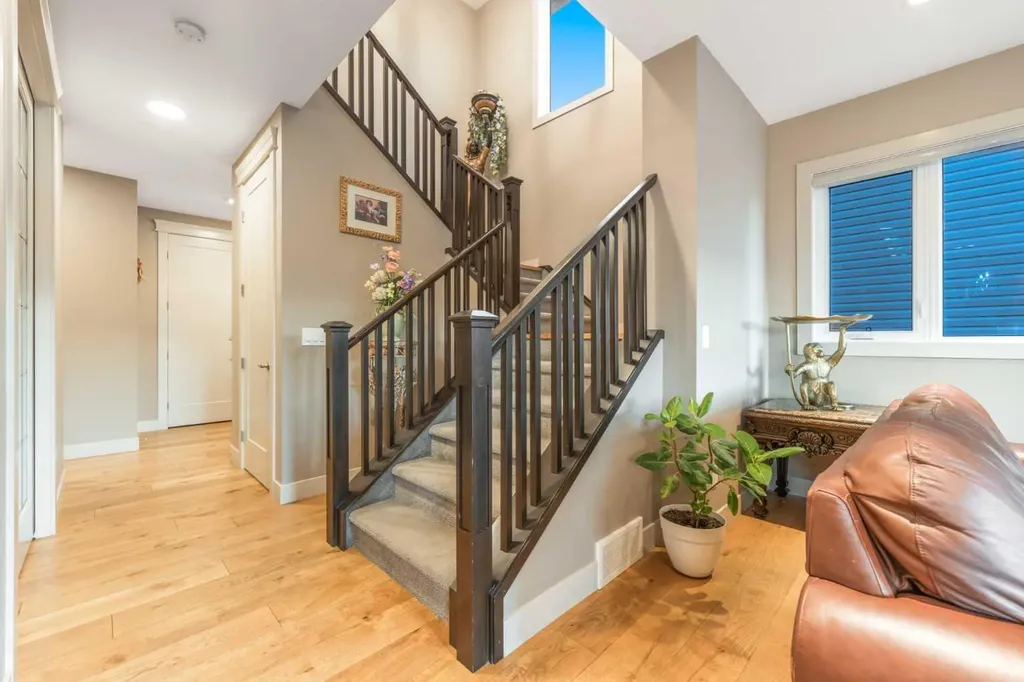105 Carringvue Manor NW Calgary AB T3P 0W2