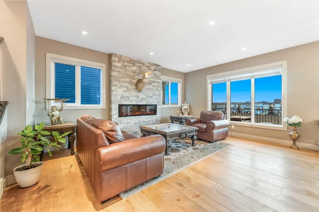 105 Carringvue Manor NW Calgary AB T3P 0W2