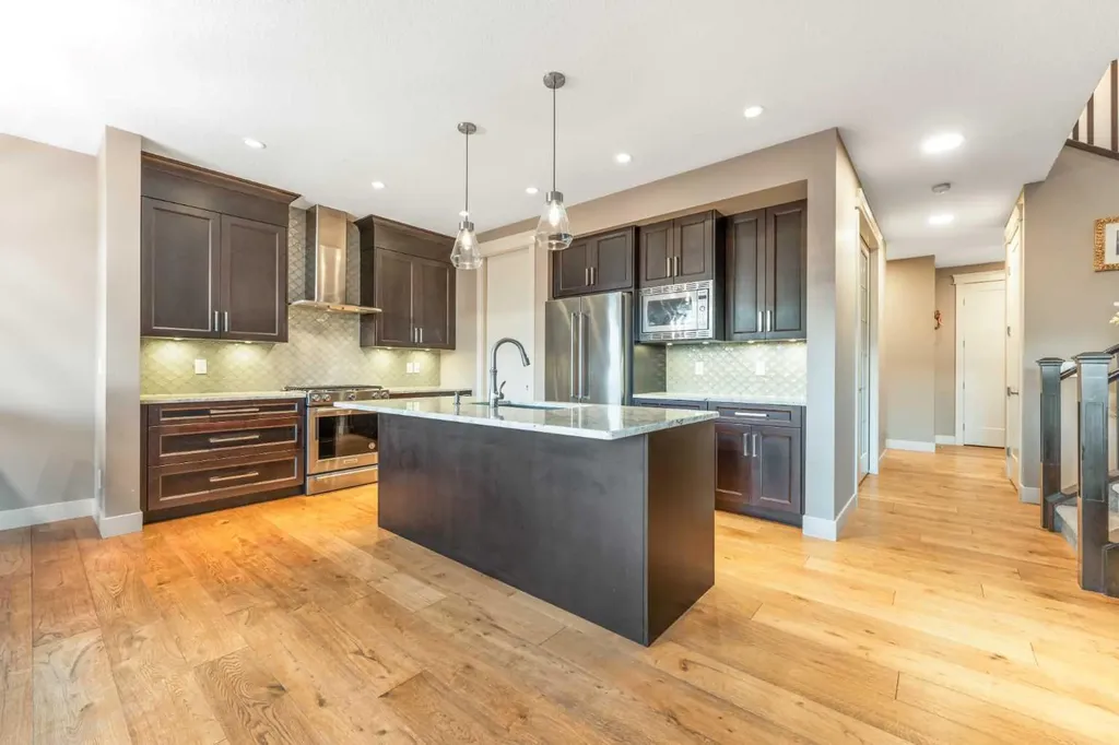 105 Carringvue Manor NW Calgary AB T3P 0W2