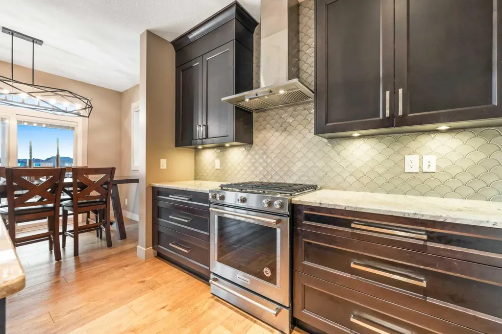 105 Carringvue Manor NW Calgary AB T3P 0W2