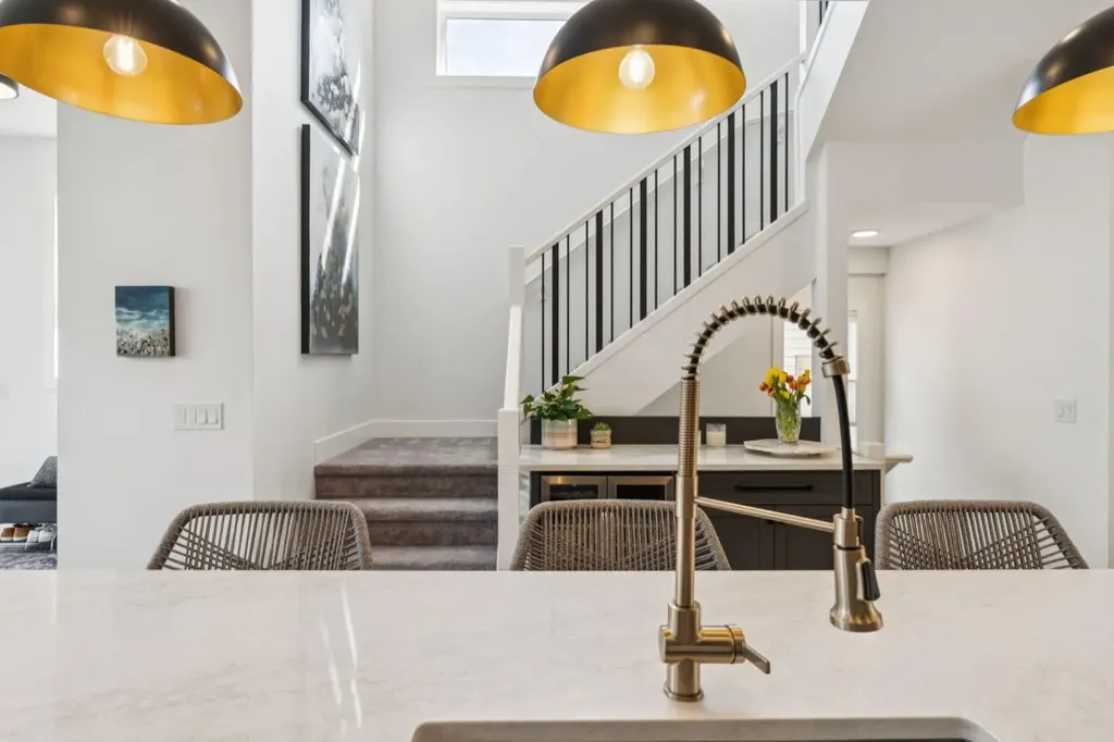 2819 36 Street SW Calgary AB T3E 2Z9
