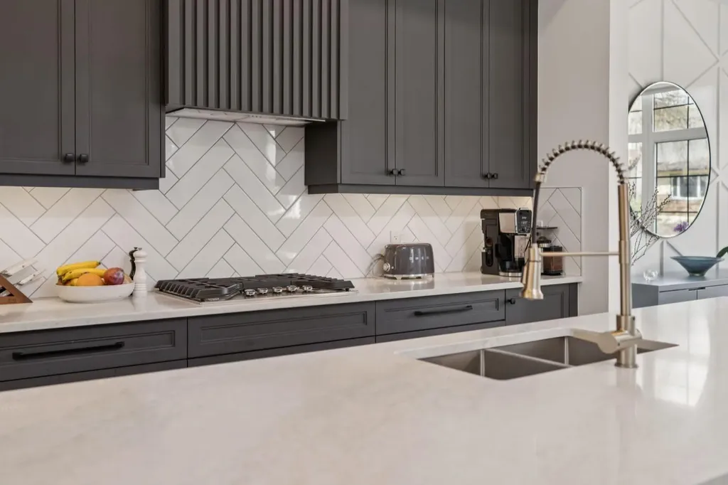 2819 36 Street SW Calgary AB T3E 2Z9