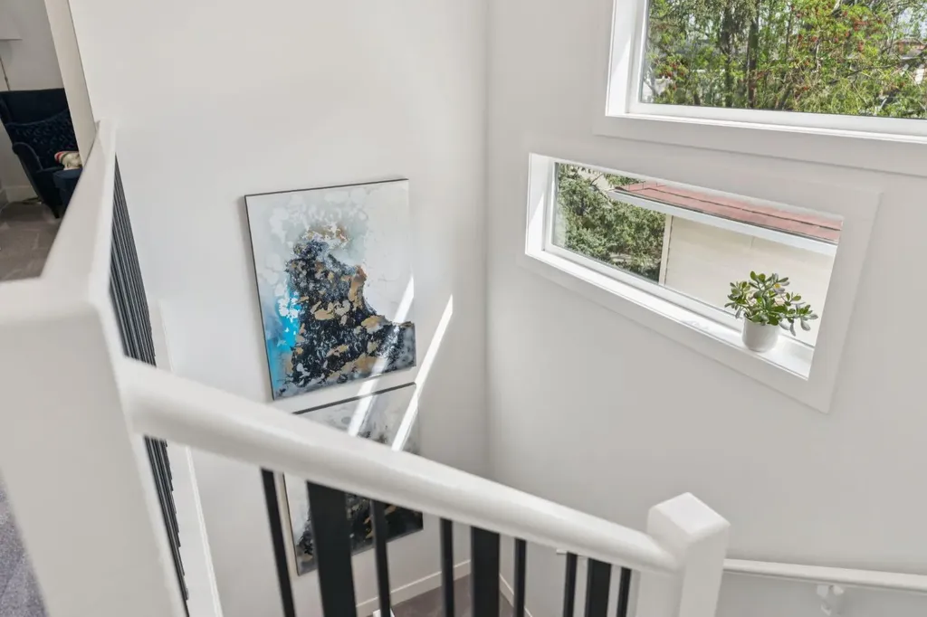2819 36 Street SW Calgary AB T3E 2Z9
