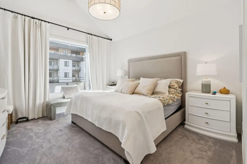 2819 36 Street SW Calgary AB T3E 2Z9