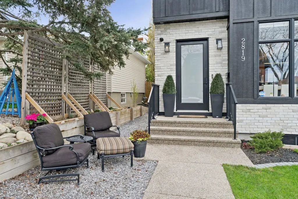 2819 36 Street SW Calgary AB T3E 2Z9