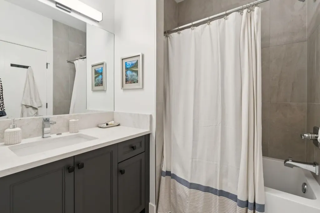 2819 36 Street SW Calgary AB T3E 2Z9