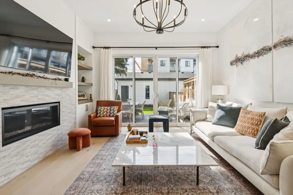 2819 36 Street SW Calgary AB T3E 2Z9
