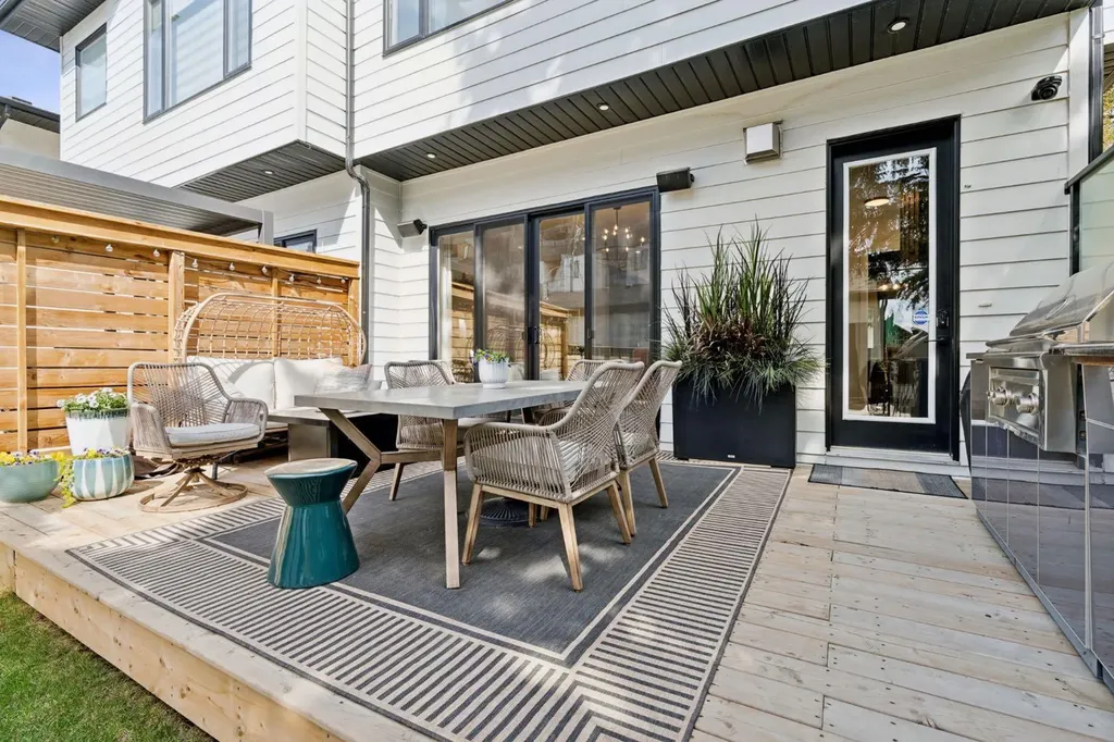 2819 36 Street SW Calgary AB T3E 2Z9