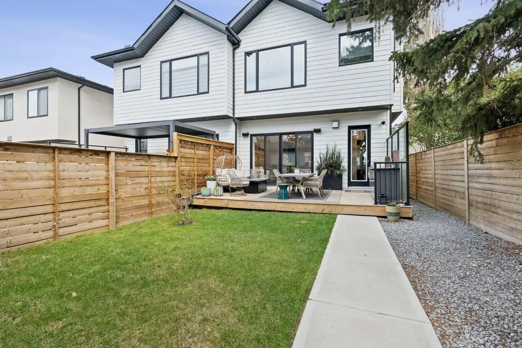 2819 36 Street SW Calgary AB T3E 2Z9