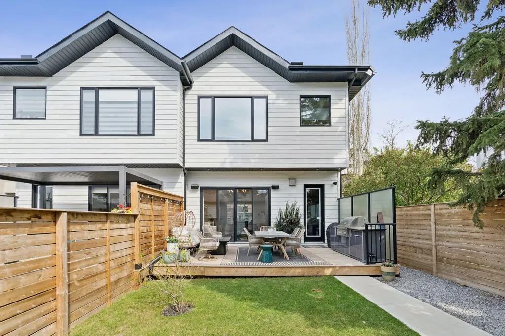2819 36 Street SW Calgary AB T3E 2Z9