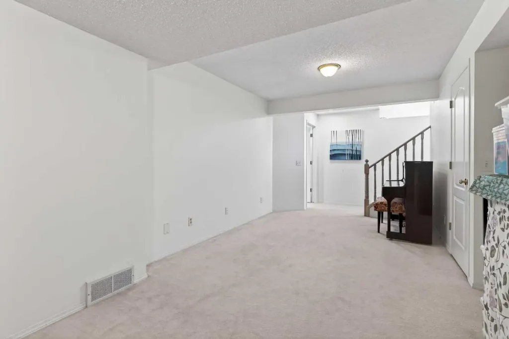 320 Sierra Morena Green SW Calgary AB T3H 3H8