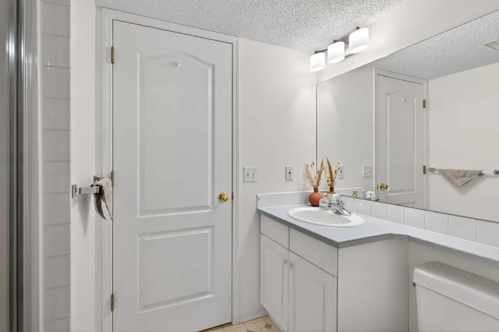 320 Sierra Morena Green SW Calgary AB T3H 3H8