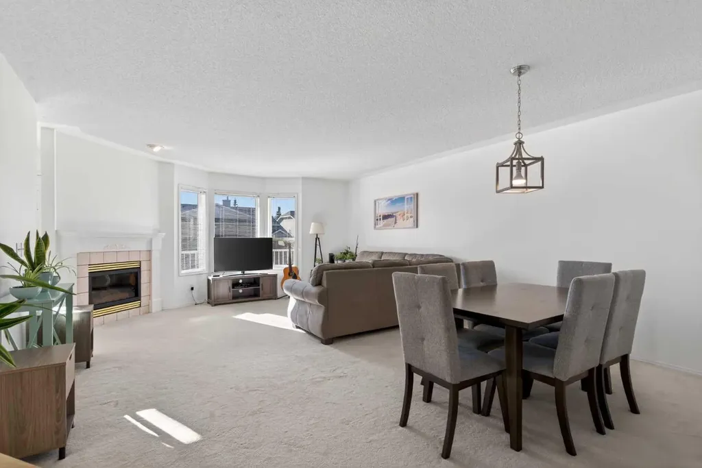 320 Sierra Morena Green SW Calgary AB T3H 3H8