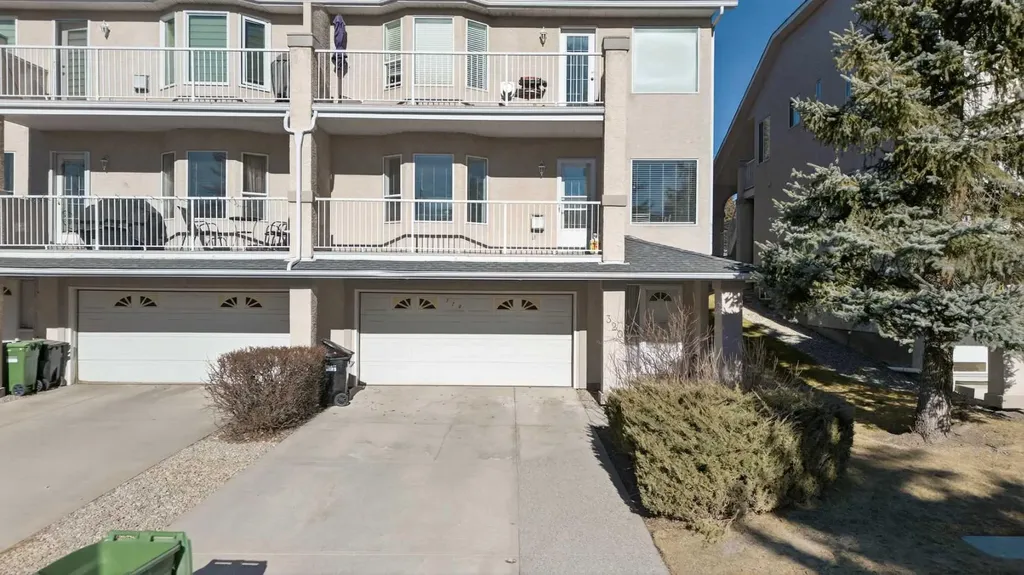 320 Sierra Morena Green SW Calgary AB T3H 3H8