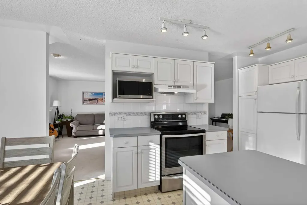 320 Sierra Morena Green SW Calgary AB T3H 3H8