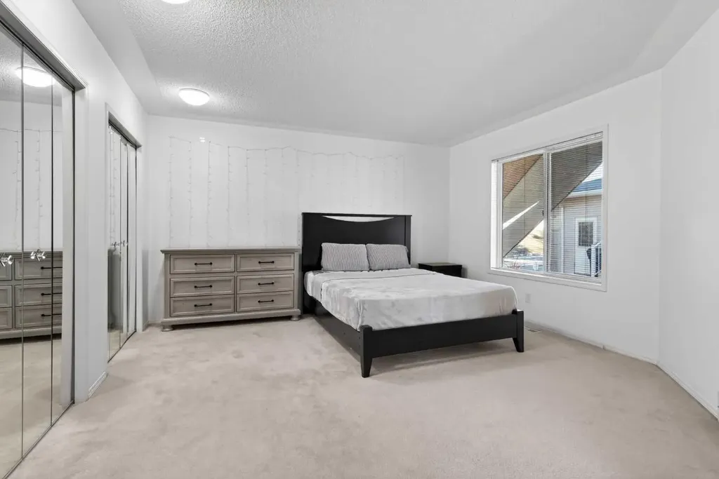 320 Sierra Morena Green SW Calgary AB T3H 3H8