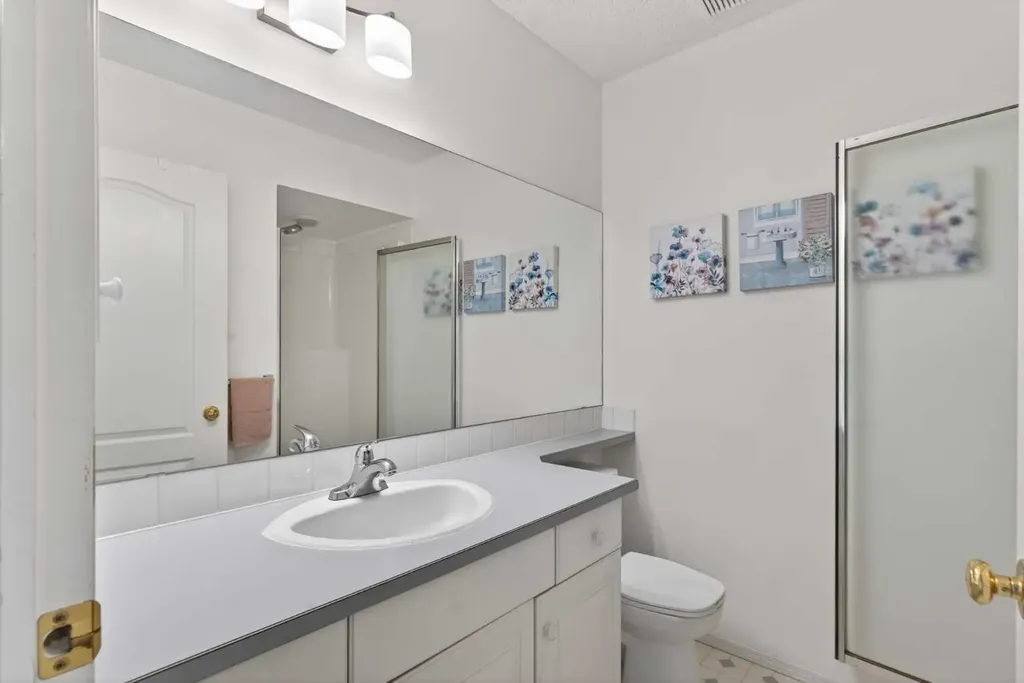 320 Sierra Morena Green SW Calgary AB T3H 3H8