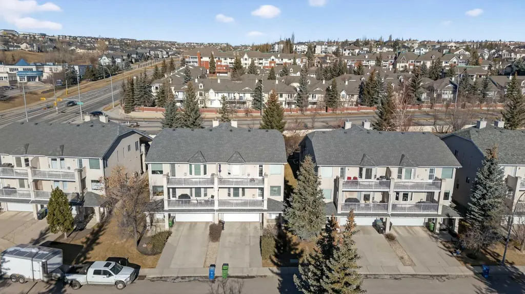320 Sierra Morena Green SW Calgary AB T3H 3H8