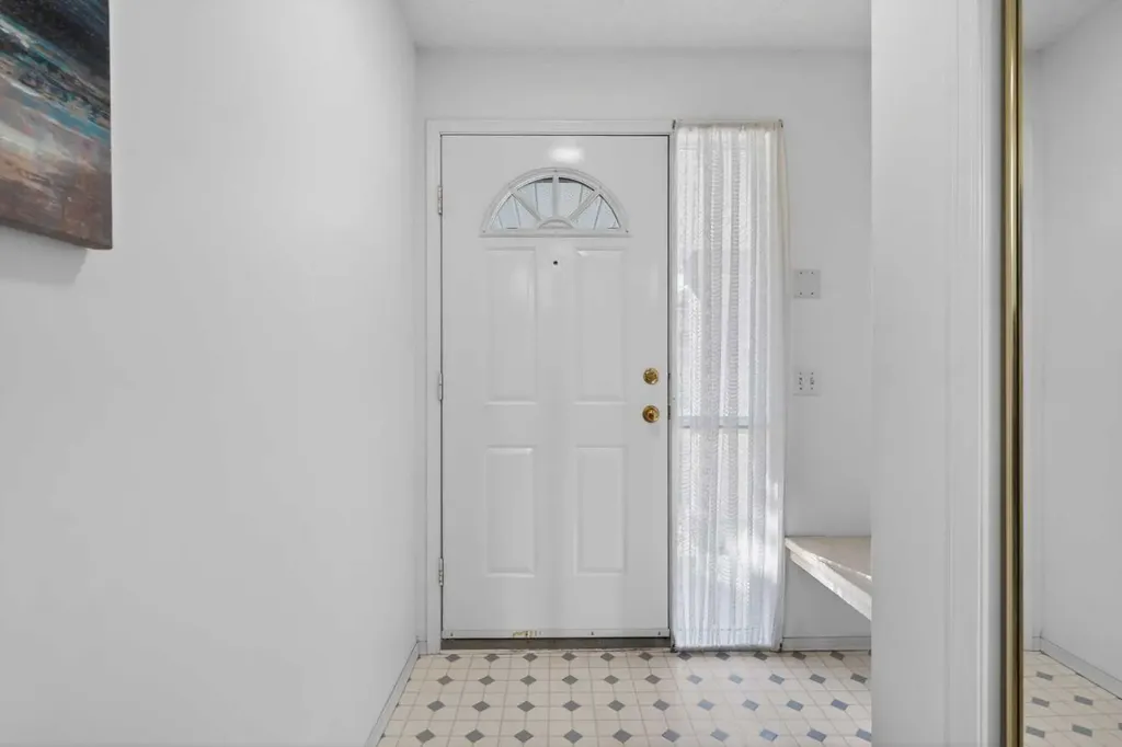 320 Sierra Morena Green SW Calgary AB T3H 3H8