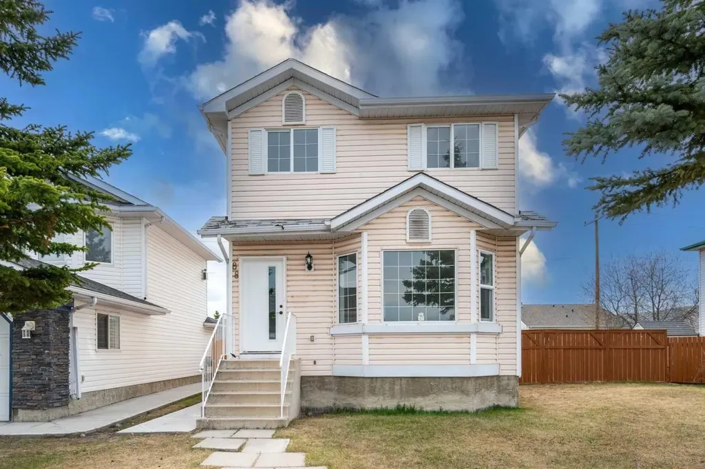 88 Applemont Close SE Calgary AB T2A 7S3