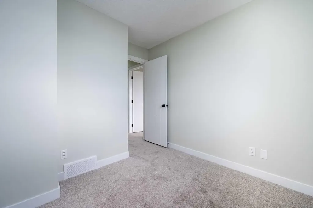 88 Applemont Close SE Calgary AB T2A 7S3