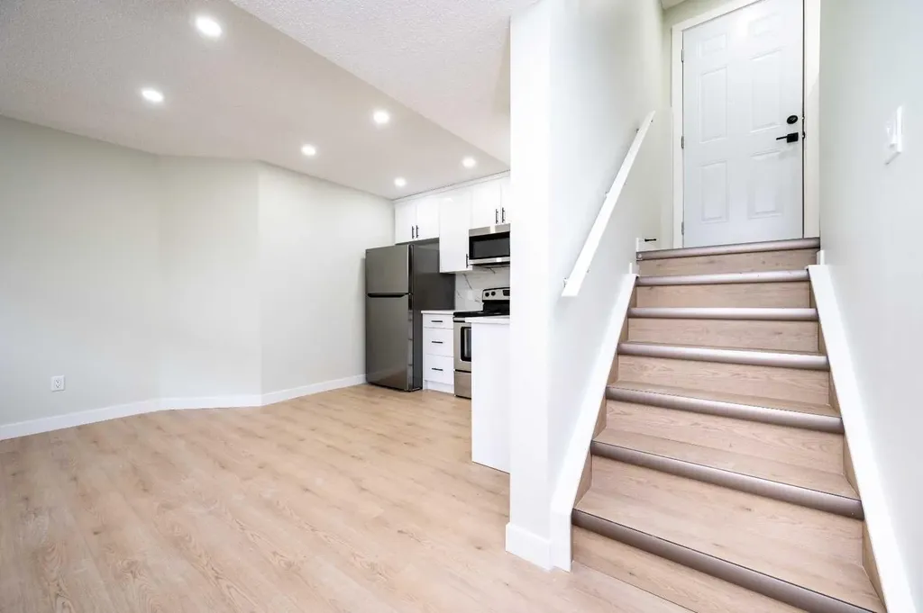 88 Applemont Close SE Calgary AB T2A 7S3