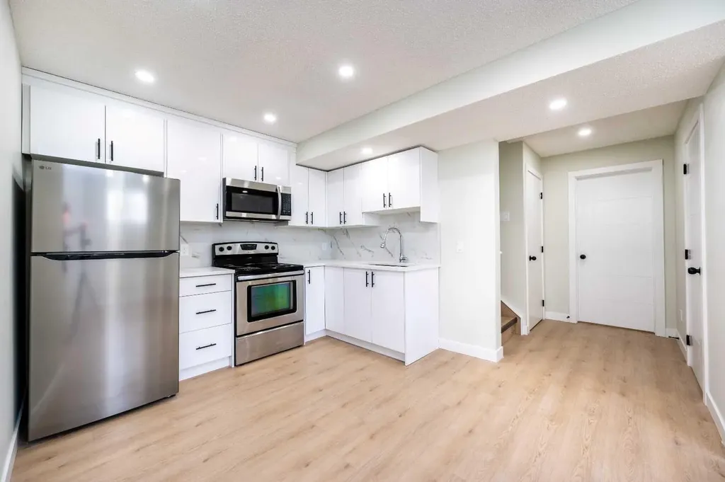 88 Applemont Close SE Calgary AB T2A 7S3
