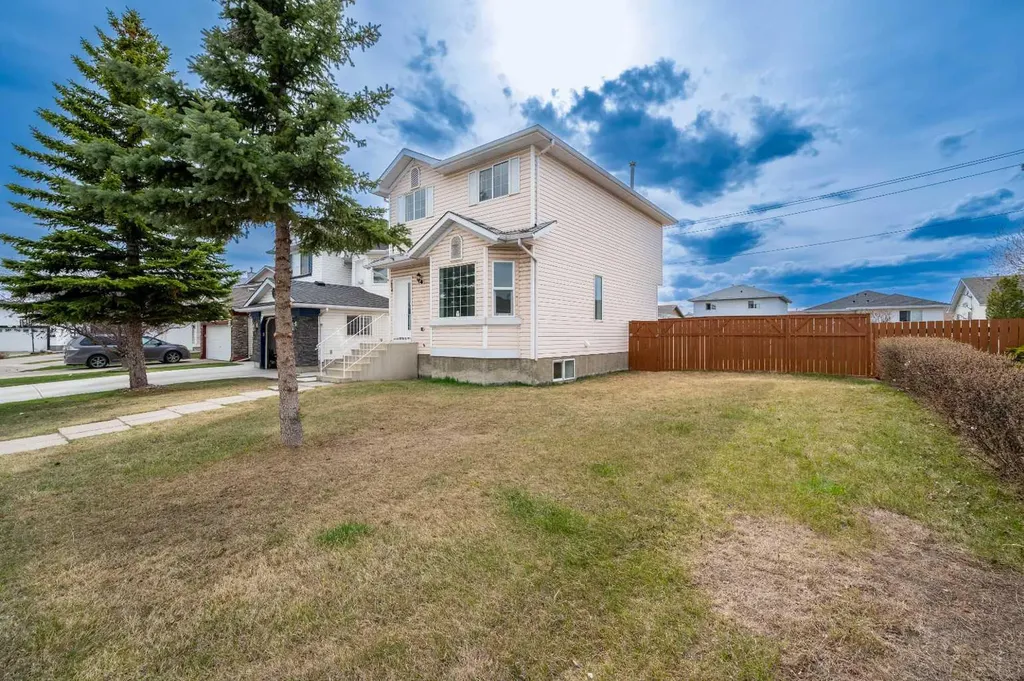 88 Applemont Close SE Calgary AB T2A 7S3