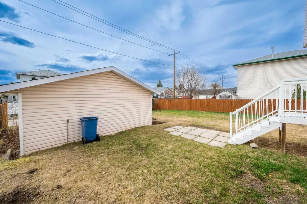 88 Applemont Close SE Calgary AB T2A 7S3