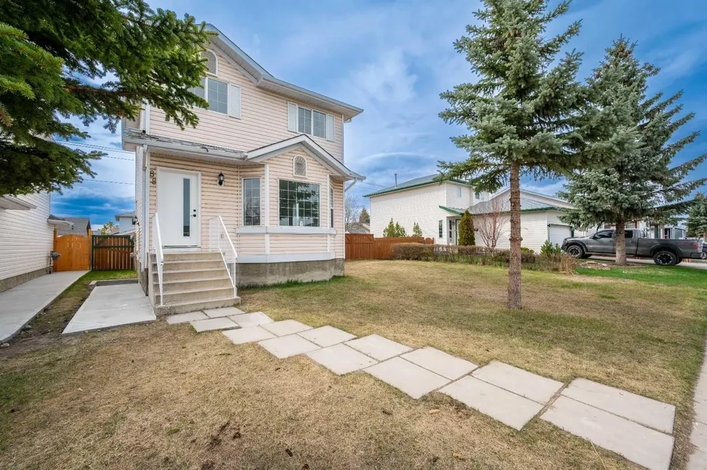 88 Applemont Close SE Calgary AB T2A 7S3
