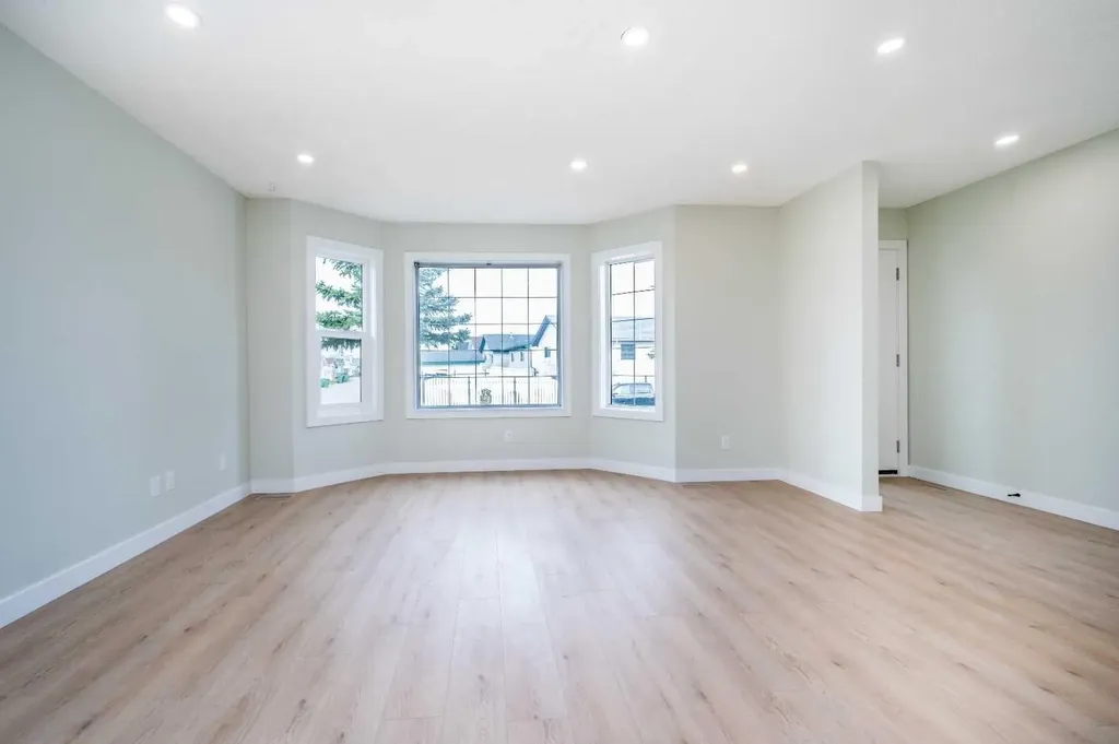 88 Applemont Close SE Calgary AB T2A 7S3