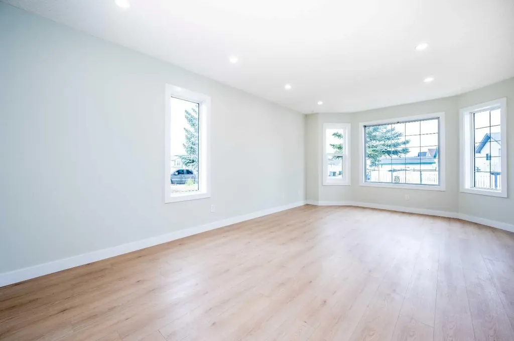 88 Applemont Close SE Calgary AB T2A 7S3
