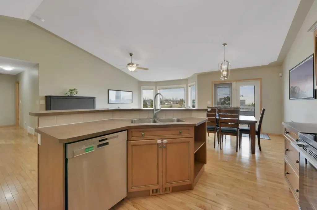 50 Langford Crescent Red Deer AB T4R 2X1